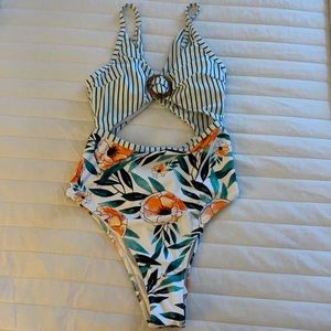 Cupshe cutout one piece swimsuit